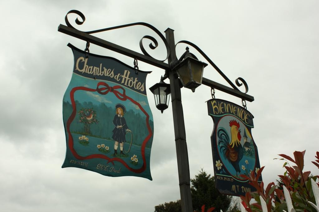 IMG_0189.JPG - La Normandie est notre hôte et nous rappelle les rêgles de la convivialité.