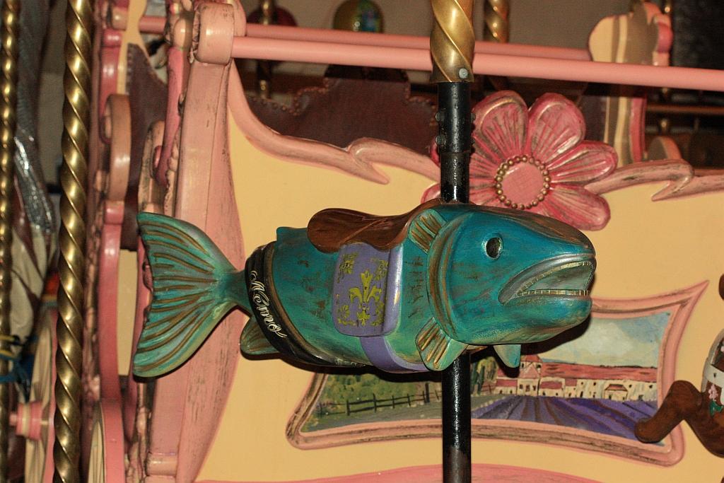 IMG_3175.JPG - Ce mois d'Août ne fut pas forain, malgré l'air enjoué des poissons.