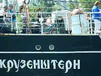 IMG 9080  Rentrons dans le détail.Le Kruzensthern, haut comme une cathédrale, entretenu comme une pièce de musée.