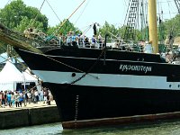 IMG 9290  Construit sous le nom de «  Padua » (Padoue en Italie) ce grand voillier de construction allemande a été donné à l’URSS en 1946 au titre des dommages de guerre. Son nom est celui d’un explorateur du XIXème siècle. Aujourd&#39;hui c&#39;est un navire école basé à Kalingrad. C&#39;est le deuxième voilier le plus grand au monde.