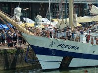 IMG 9124  Il est le symbole de la constitution de la flotte maritime polonaise. Sur ses voiles il porte le symbole de l&#39;Iron Shackle Fraternity (quatre manilles imbriquées en forme de croix) , première association polonaise de course à la voile.