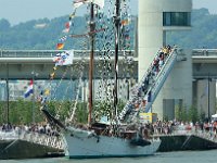 IMG 9139  Une toujours aussi Belle Poule.La Belle Poule est, avec son sister-ship l’Étoile, une goélette à hunier, appelée aussi goélette paimpolaise. Elle a été construite en 1932 à Fécamp, en Seine-Maritime. C&#39;est une réplique de goélette morutière de Paimpol.