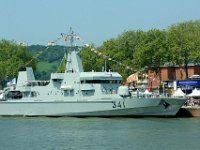 IMG 9236  Le Bir Anzarane (341) est un patrouilleur hauturier de la Marine royale marocaine de type OPV701, conçu par Raidco Marine et construit aux normes civiles au chantier Leroux Naval (STX Lorient) de Lorient (STX France). Il porte le nom de la bataille de Bir Anzarane, opposant les rebelles du Front Polisario aux forces armées royales en 1979.