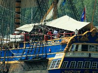 IMG 9232  La réplique du Götheborg est partie de Göteborg, siège de la Compagnie suédoise des Indes orientales au XVIIIe siècle, le 2 octobre 2005, et est arrivée à Canton, le 18 juillet 2006, en présence du roi de Suède, après des escales à Cadix, à Recife, au Cap, à Port Elizabeth, à Fremantle et à Jakarta.