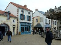 P1160596  celui en bleu est suspect