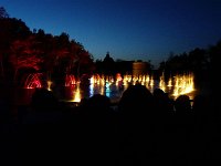 P1160566  tandis que s'animent les fontaines.