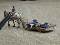 P1060518  on évacue les morts