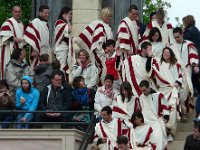 P1160615  C'est la fête, on va casser du gaulois. Les lunettes existaient déjà à l'époque.