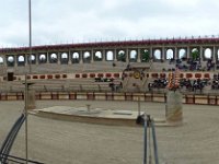 vue5  Le cirque se remplit petit à petit. But avoué : Divertir le public , c'est à dire en langage politique détourner l'attention des citoyens.