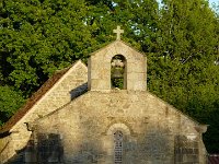 P1160544  Au pied des remparts, Merlin met le courage d’Arthur à l’épreuve.