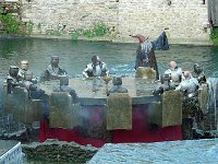 P1160556  Merlin l'Enchanteur, à la fois sage conseiller du roi et fils du Diable qui lui donna le pouvoir de voir le passé ; Dieu le racheta t lui offrit le pouvoir de voir le futur.