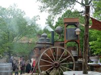 P1060420  Chaque maison de ce village abrite une surprise. Déambulez dans les ruelles au gré de vos humeurs, du potager au lavoir en passant par la grange.