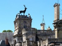 IMG 0217  En 1804 Demonti fils continua le dépeçage en abattant les arbres du parc et faisant démolir à l'explosif les deux tiers de la demeure, ce qui finit par indisposer la population ; en 1811 la chute mortelle d'un ouvrier qui commençait à dégarnir la toiture de l'aile gauche déclencha une émeute qui le contraignit à abandonner son entreprise de liquidation et à s'enfuir.