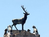 IMG 0218  Quelques fragments  furent achetés aux démolisseurs par Alexandre Lenoir, qui les fit transporter à Paris pour nourrir le musée des monuments français. En particulier le portique du corps de logis central orné d'une figure de Diane, du groupe d'un cerf et de quatre chiens a occupé la cour des Beaux-Arts avant d'être déplacé à nouveau vers Anet.