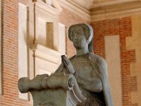 IMG 0236  En 1794 le mobilier fut mis en vente à l'encan. Le 10 juin 1795, Moulins, commissaire de la Sûreté Générale, vint faire procéder à la destruction du tombeau de Diane de Poitiers; le caveau fut ouvert, le cercueil forcé, et ses restes transportés au cimetière du bourg, dont ils ont été depuis exhumés pour être replacés dans le caveau sépulcral lors d'une cérémonie publique.