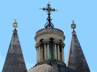 vue8  croix & sigles témoignent de la passion de Diane pour l'astronomie.