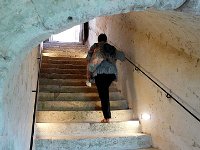 P1160933  remontons dans la cour