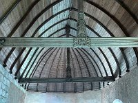 P1160950  nous sommes dans la toiture de la chapelle ouvrant l'accès au donjon, ouf les cordes ont disparues.