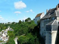 chateau11  Ca descend, on aurait pas cru ça en arrivant . Joli vue creusée par le loir