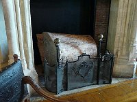 P1170404  La buche ne rentre pas dans notre cheminée.