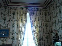 P1170221  Le rideau et le mur.