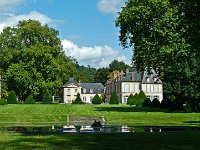 P1160870  vers les deux bâtiments construits à l'identique qui se font face.