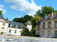 chateau  Le château du Saussay est un château français situé dans la commune française de Ballancourt-sur-Essonne, dans l'ancienne province du Hurepoix, aujourd'hui département de l'Essonne et la région Île-de-France, à trente-sept kilomètres au sud de Paris.