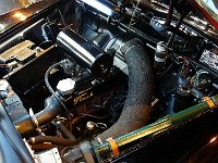 P1160243  Rétromobile est un salon consacré aux véhicules de collection et à l&#39;histoire de la locomotion. Il se tient au parc des expositions de la Porte de Versailles, à Paris, au mois de février.Alors , soyez les bienvenus, et retrouvons nous autour de cette aronde. J&#39;ai utilisé un vieil appareil qui manque de pixels et qui brûle la lumière, mais cela donne un petit coté vintage d&#39;époque.