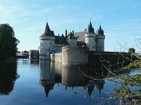vue6  En 1962, le château et son parc sont rachetés par le Département du Loiret à la famille de Béthune-Sully.