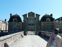 P1170582  Alors, entrons et découvrons cette vie de château.