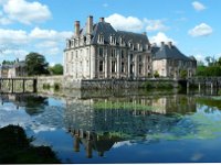 P1170706  Et laissons derrière nous l'imposante demeure.