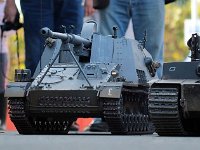 IMG 4508  Nous, tout petits déjà durs Tout dans nos musculatures Et toutes ces bagarres qu'il nous tarde Elles, belles, elles nous regardent