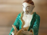 IMG 3342  Les avancées technologiques de la Chine dans le domaine de la céramique - invention du grès, de la porcelaine, des décors peints sous couverte et des émaux de petit feu sur porcelaine - ont depuis deux millénaires suscité un intérêt sans égal de la part des collectionneurs et des potiers occidentaux.