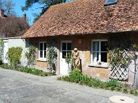 P1190054  L’Arboretum des Grandes Bruyères est situé au cœur de la forêt d’Orléans, en bordure de la clairière d’Ingrannes, à 25 km à l’est d’Orléans et à 110 km au sud de Paris.