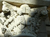 P1180849  Nichée dans un méandre de la Loire, la charmante petite commune de Saint-Benoît-sur-Loire abrite l’un des plus beaux joyaux de l’architecture romane