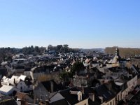 IMG 2062  A pied, on apprécie ses rues commerçantes ainsi que les promenades aménagées le long des quais de la Loire : elles offrent une vue superbe sur le fleuve.