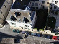 IMG 2151  A l'angle de la rue Louis XII.Ce fut un haut lieu de la résistance, une plaque le rappelle " a la mémoire des défenseurs du pont de la Loire).