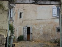 IMG 2309  La porte accueille les visiteurs