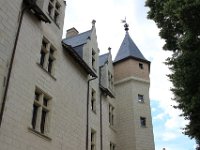 IMG 2319  La première citadelle est construite au onzième siècle par Foulque Nerra, Comte d'Anjou, sur les fondations d'un oppidum romain. Infatigable guerrier, insatiable bâtisseur, Foulque Nerra, dit le Faucon Noir, appartient au cercle étroit des fidèles du Roi de France, Hughes Capet.