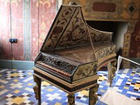 IMG 1969  La galerie de la reine.