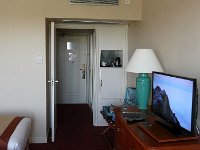 P1200597  J'ai la télé. Bucarest s'appelle d'abord "la forteresse de Bucarest" en 1459, quand elle est la résidence du prince de Valachie Vlad III l'Empaleur (Vlad Ţepeş). C'est alors que la vieille cour royale, Curtea Veche, est bâtie, et durant le règne de Radu II l'Élégant (Radu cel Frumos), Bucarest devient la résidence d'été de la cour.