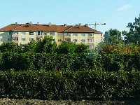 P1200602  Ca construit encore aujourd'hui. Pendant la Seconde Guerre Mondiale, Bucarest souffre beaucoup des bombardements anglo-américains (la Roumanie du général Antonescu est l'alliée de l'Allemagne nazie).