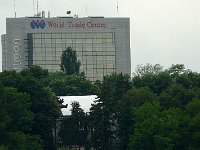 P1200607  Cadre raffiné et confortable. Ses 204 chambres et suites sont toutes équipées du wifi gratuit, de la climatisation, d'une salle de bain, d'un téléphone, d'une TV écran plat avec jeux vidéo et d'un service de restauration en chambre ouvert 24h/24.