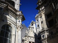 p27  Nous déambulons parmi ces décors fantasmagoriques.