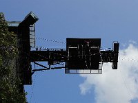 IMG 6771  Les bras en croix , j'ai sauté et la foule a applaudi. C'est vrai qu'il est courageux.